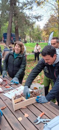 Reforestar y regenerar hábitats junto a personas con discapacidad, neurodiversidad y personas mayores