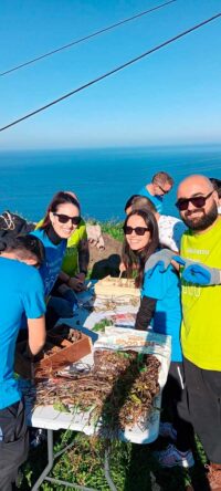 Reforestar y regenerar hábitats junto a personas con discapacidad, neurodiversidad y personas mayores